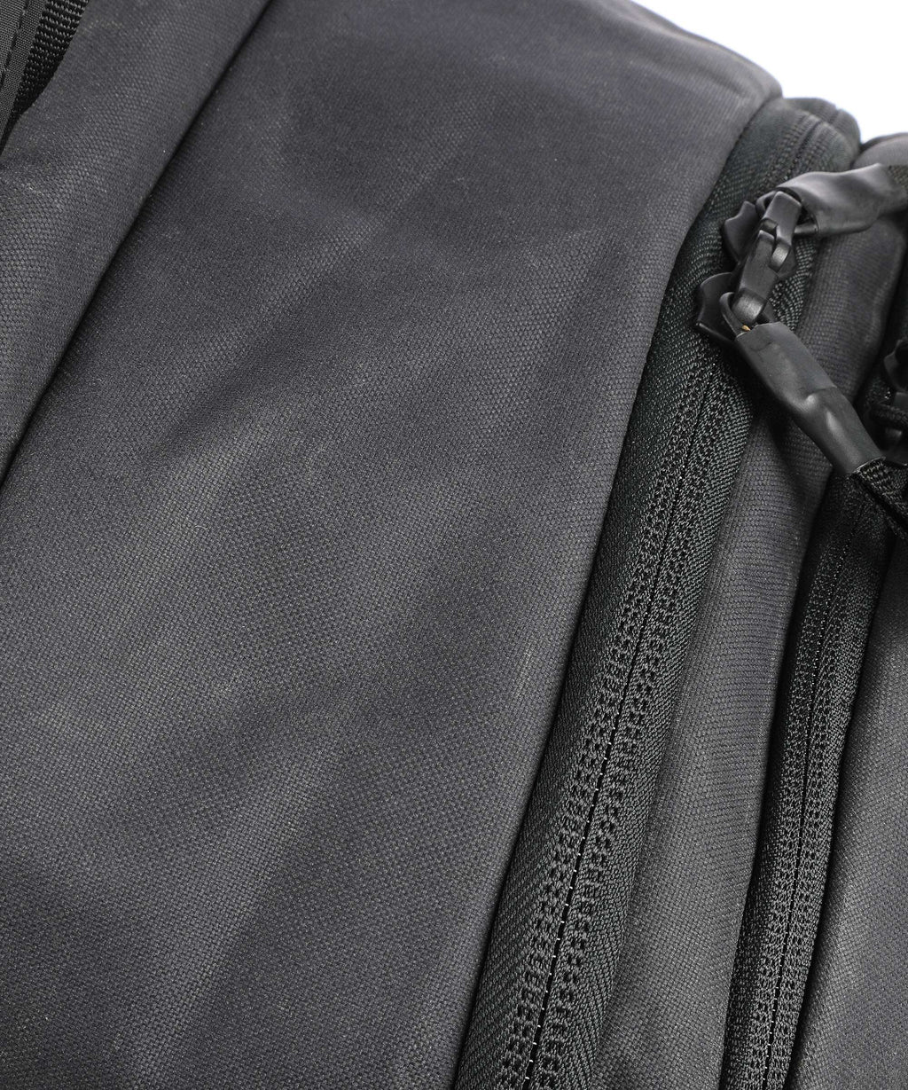 Thule Aion 40 Travel backpack black
