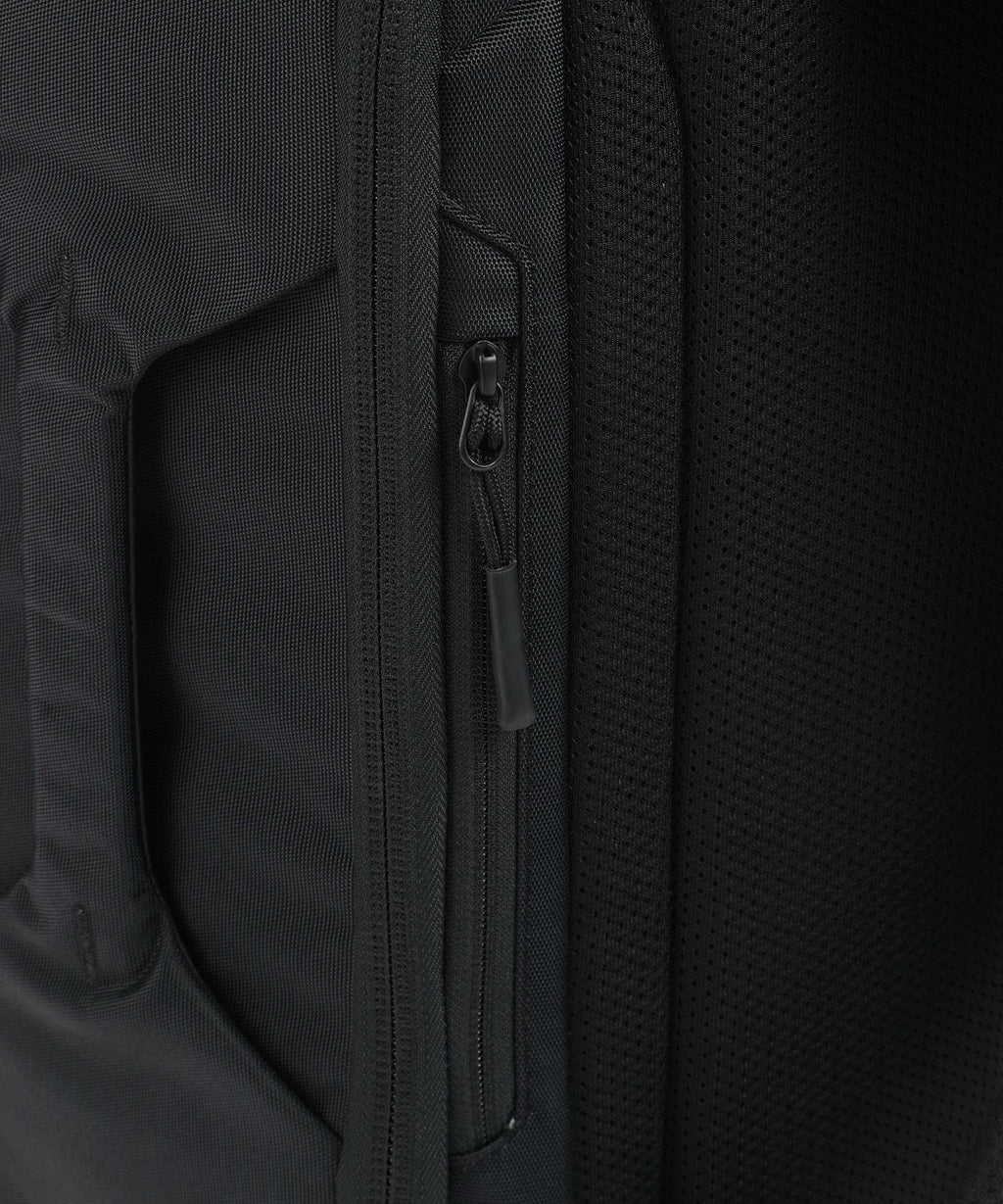 Thule Subterra 2 Convertible Backpack bag black