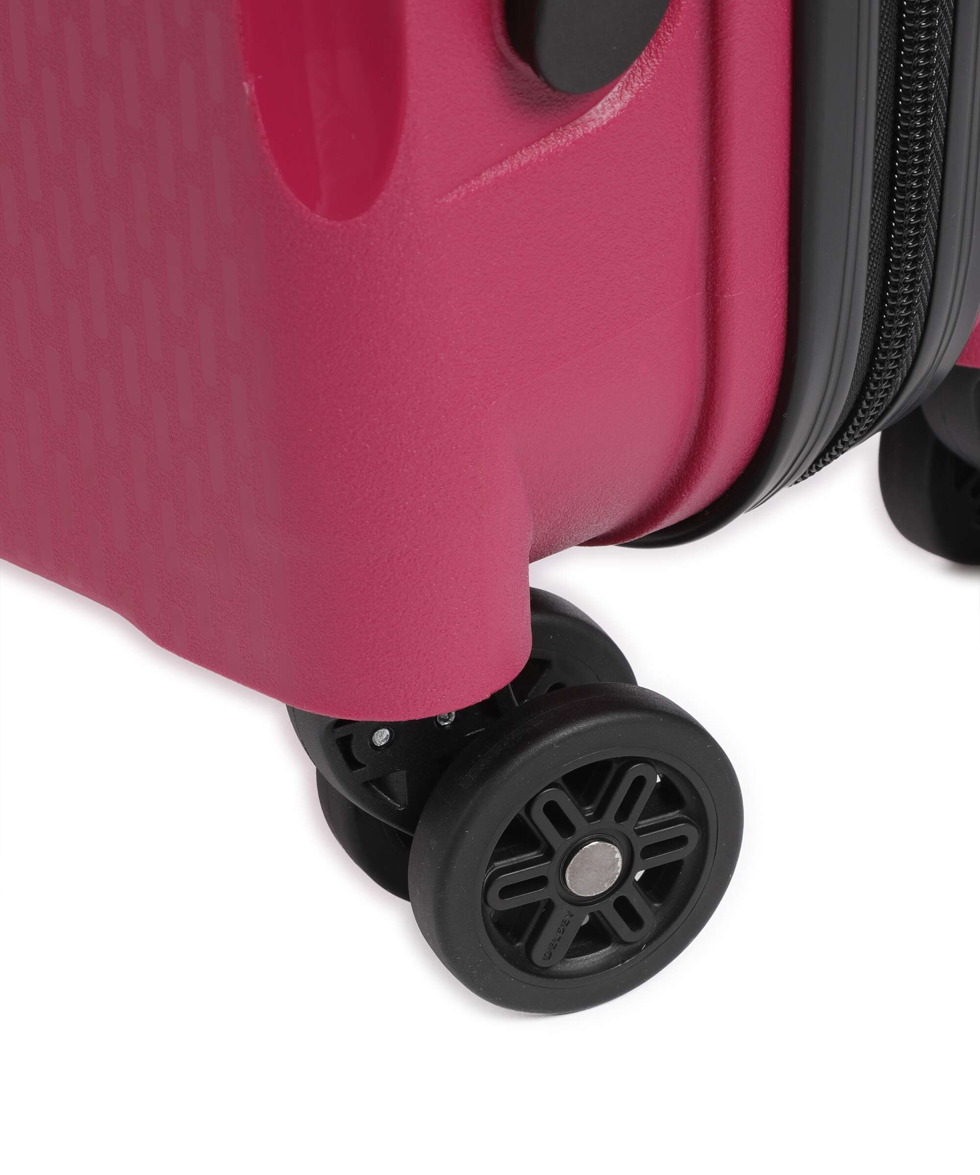 Delsey Paris Belmont Plus Spinner (4 wheels) raspberry