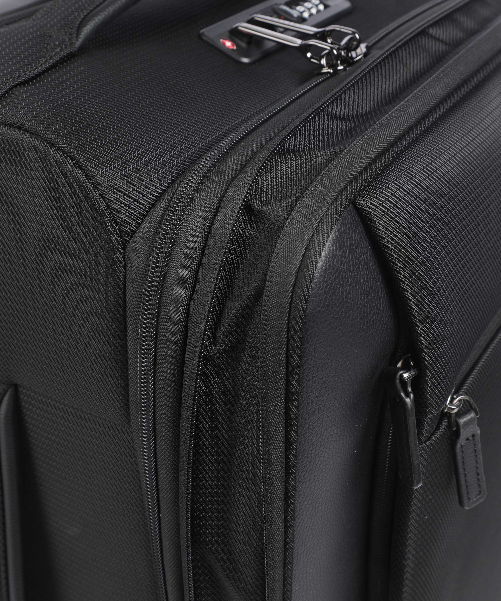 Delsey Paris Montmartre Air 3.0 Spinner (4 wheels) black