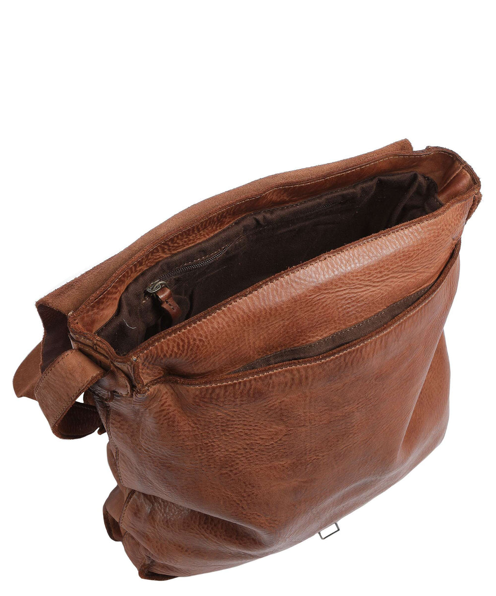 Harold's Submarine Shoulder bag cognac