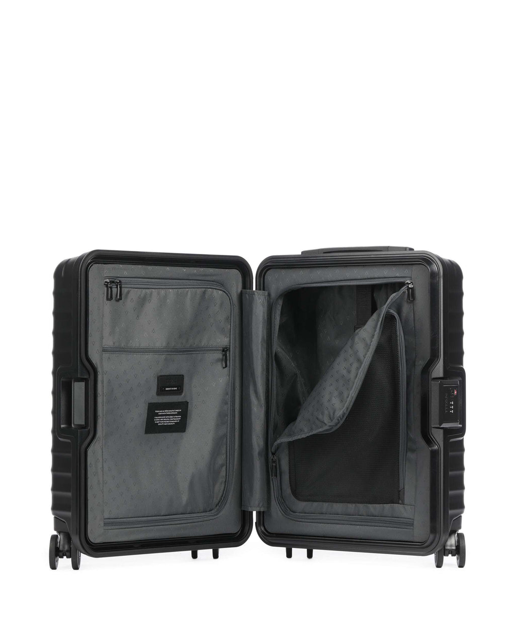 Titan Overseas Spinner (4 wheels) nightshade black