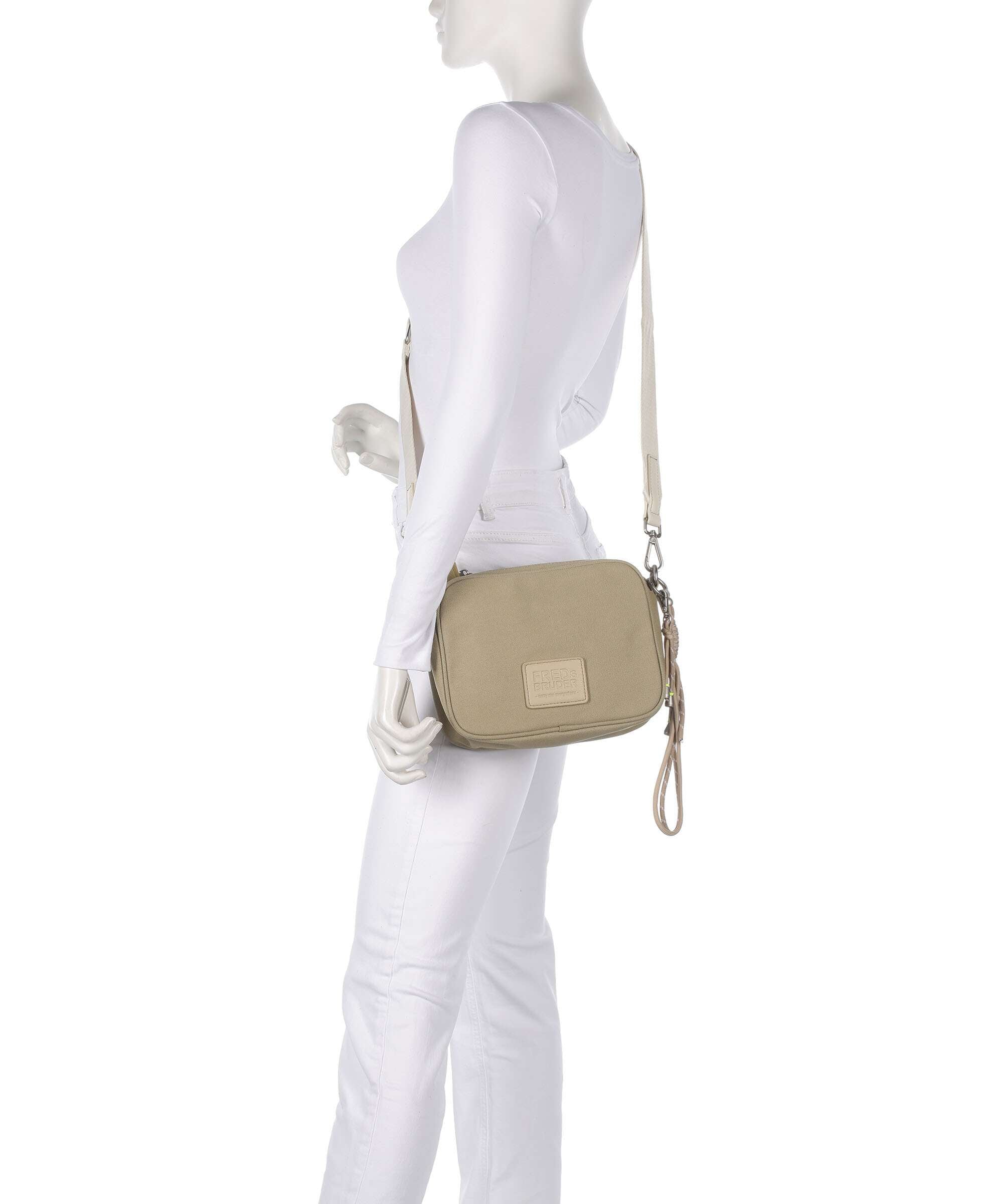 FredsBruder Carry Me Everywhere Shoulder bag olive shades