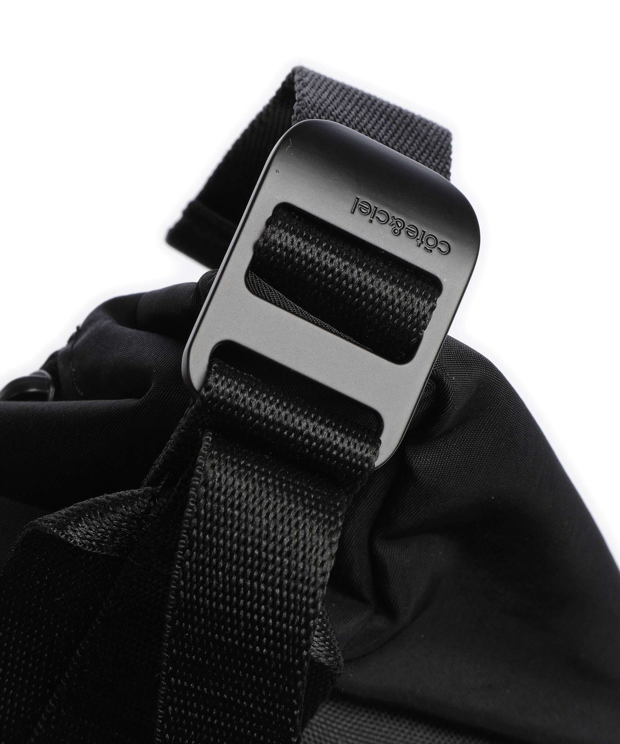 Côte&Ciel Isarau S Belt bag black