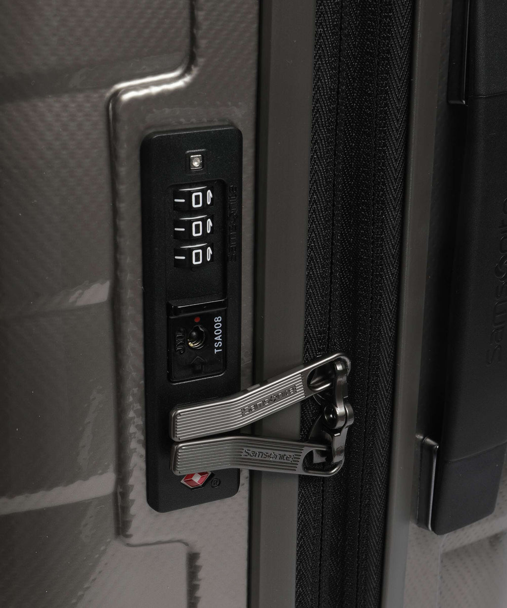 Samsonite Attrix EXP Spinner (4 wheels) dune