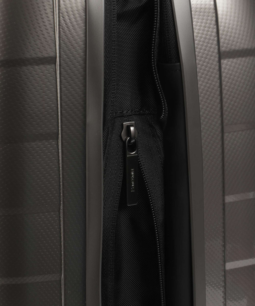 Samsonite Attrix EXP Spinner (4 wheels) dune