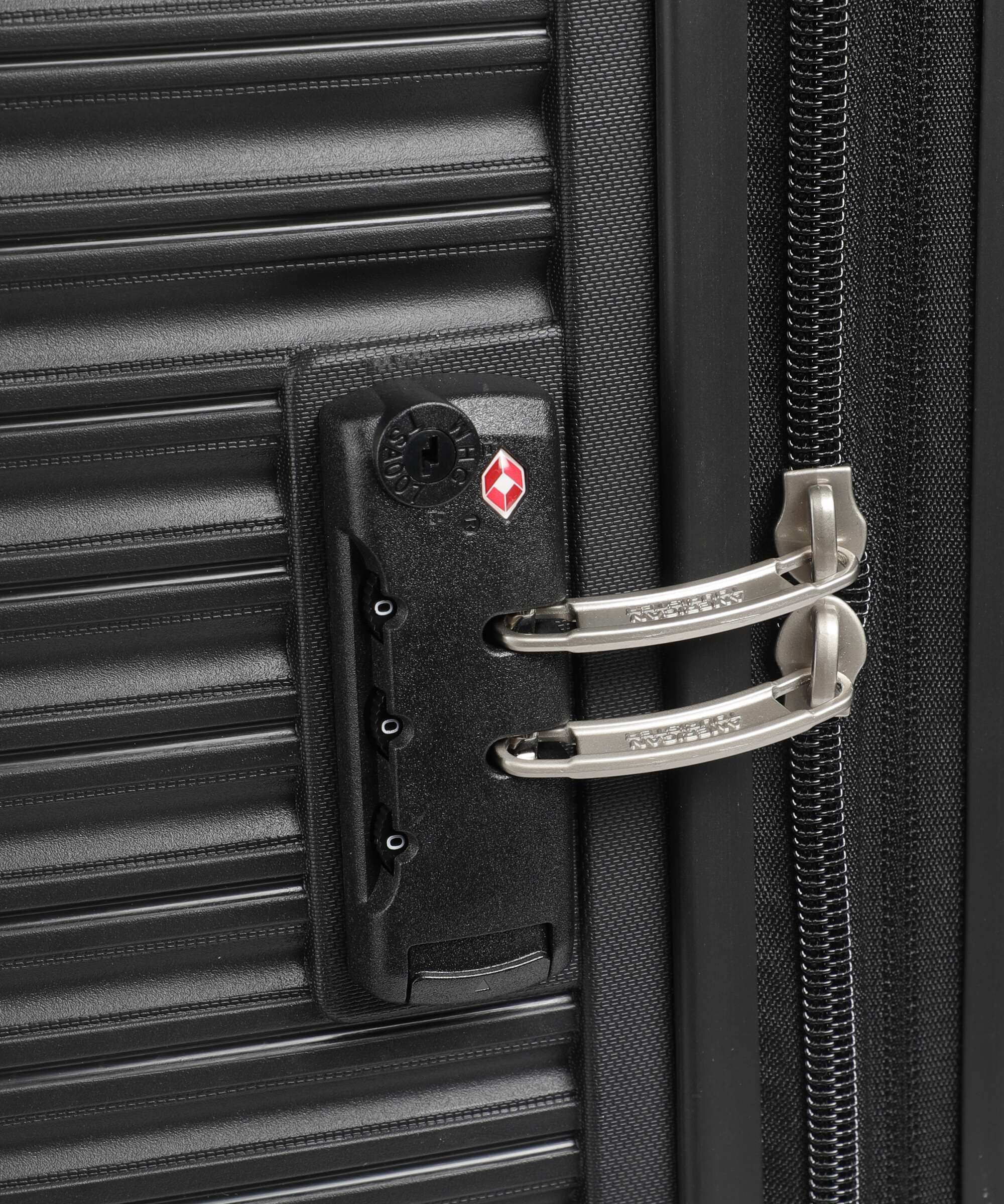 American Tourister Liftoff Spinner (4 wheels) black