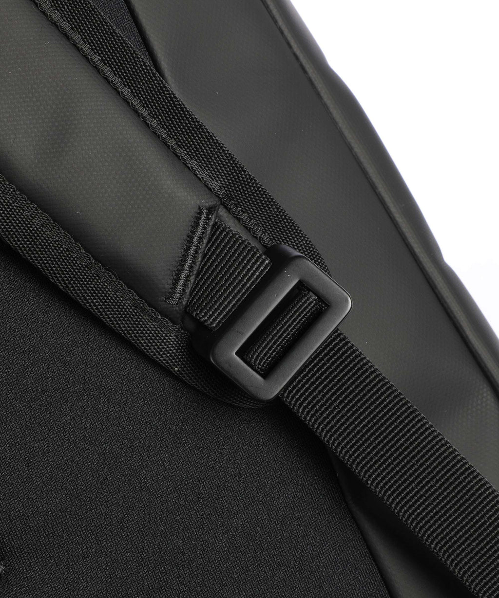 Db Hugger 25 Backpack black out