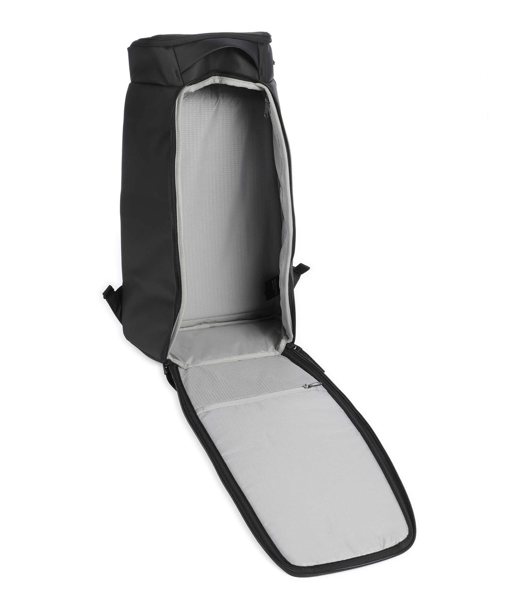 Db Hugger 25 Backpack black out