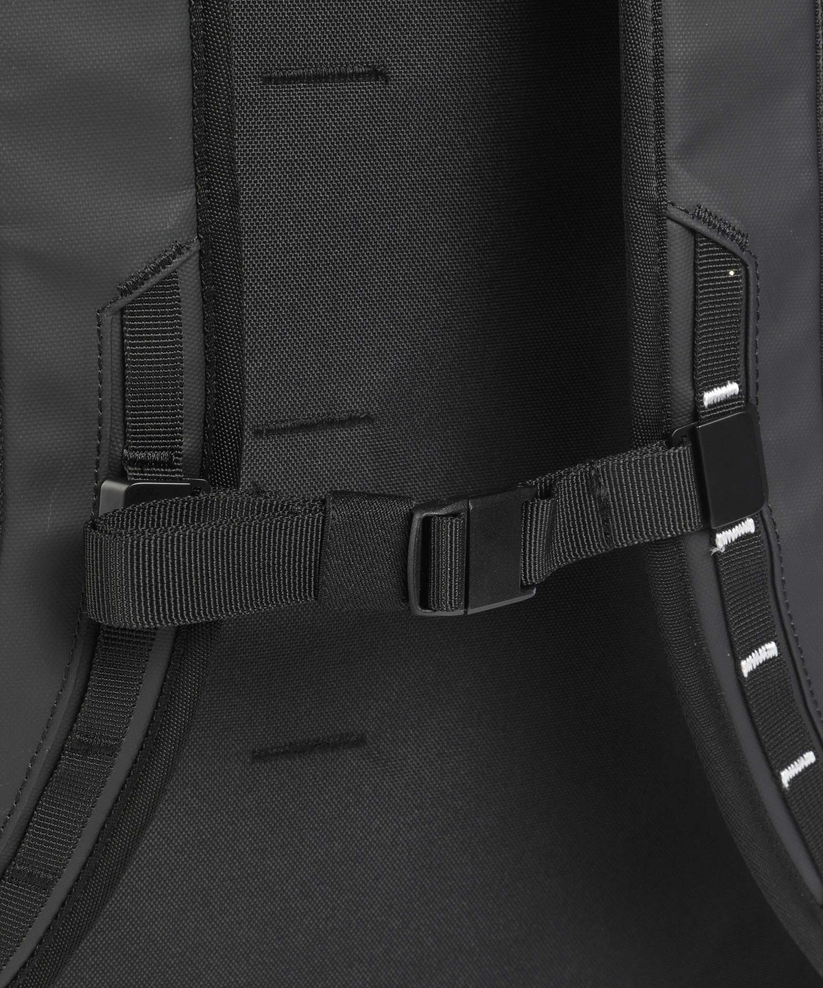 Db Hugger 45 Travel backpack black out