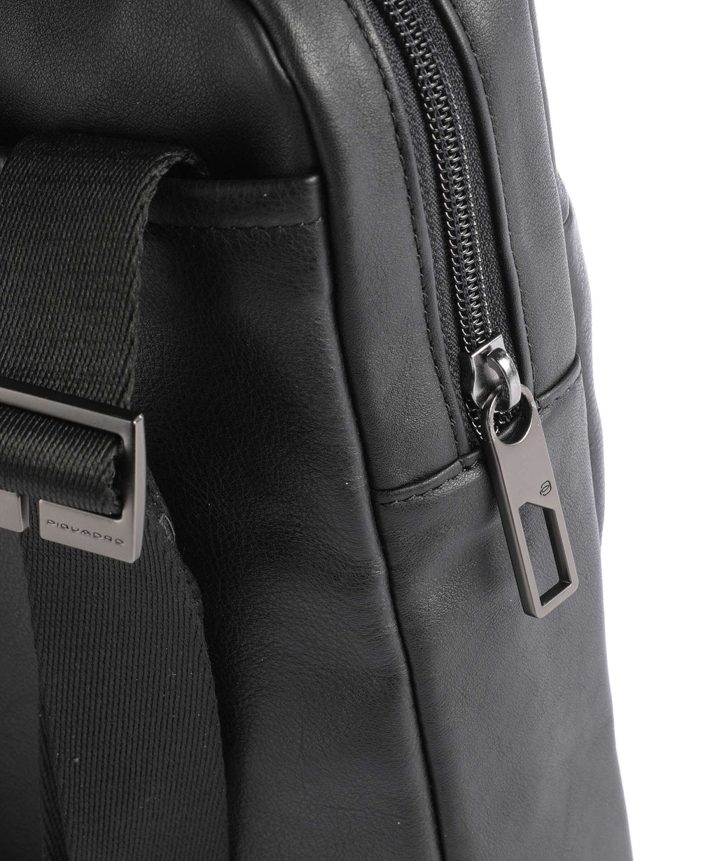 Piquadro Akron Crossbody bag black