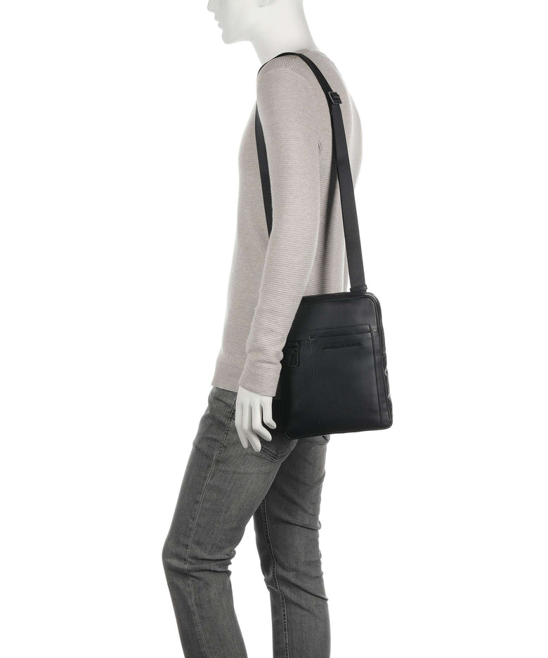 Piquadro Finn Crossbody bag black