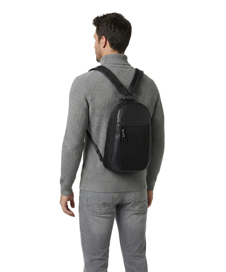 Piquadro Lyss Sling bag black