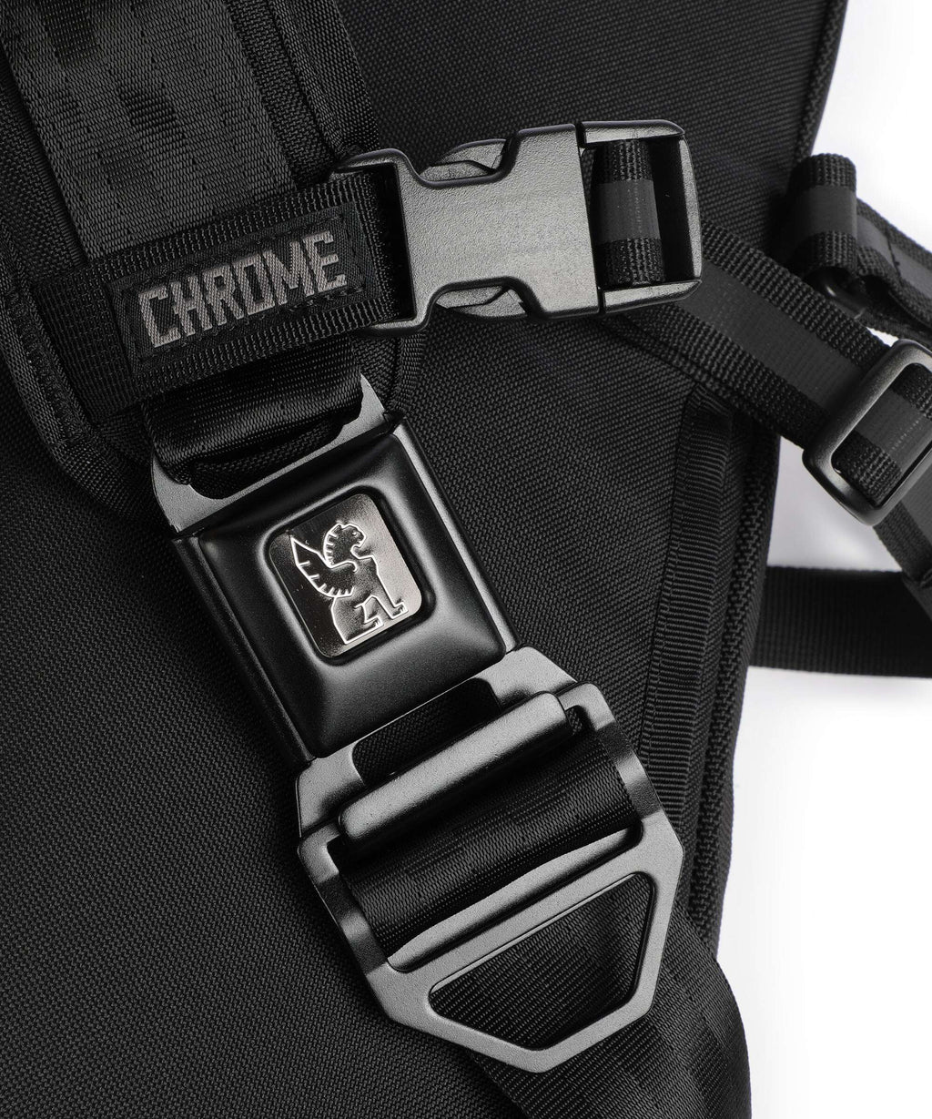 Chrome Kadet Sling bag black