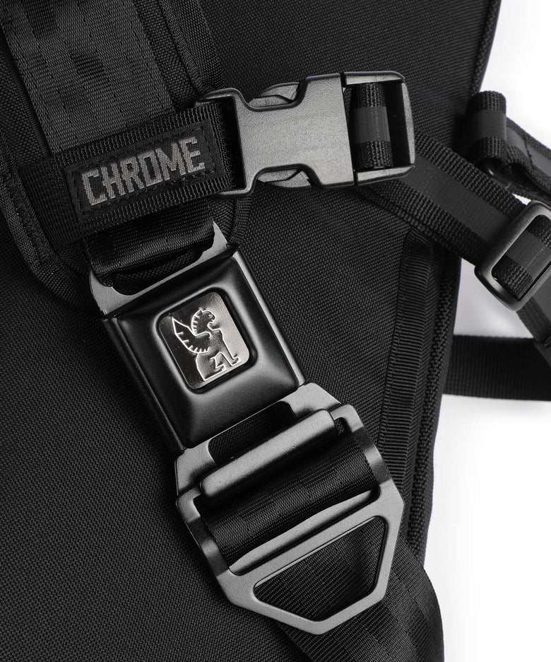 Chrome Kadet Sling bag black