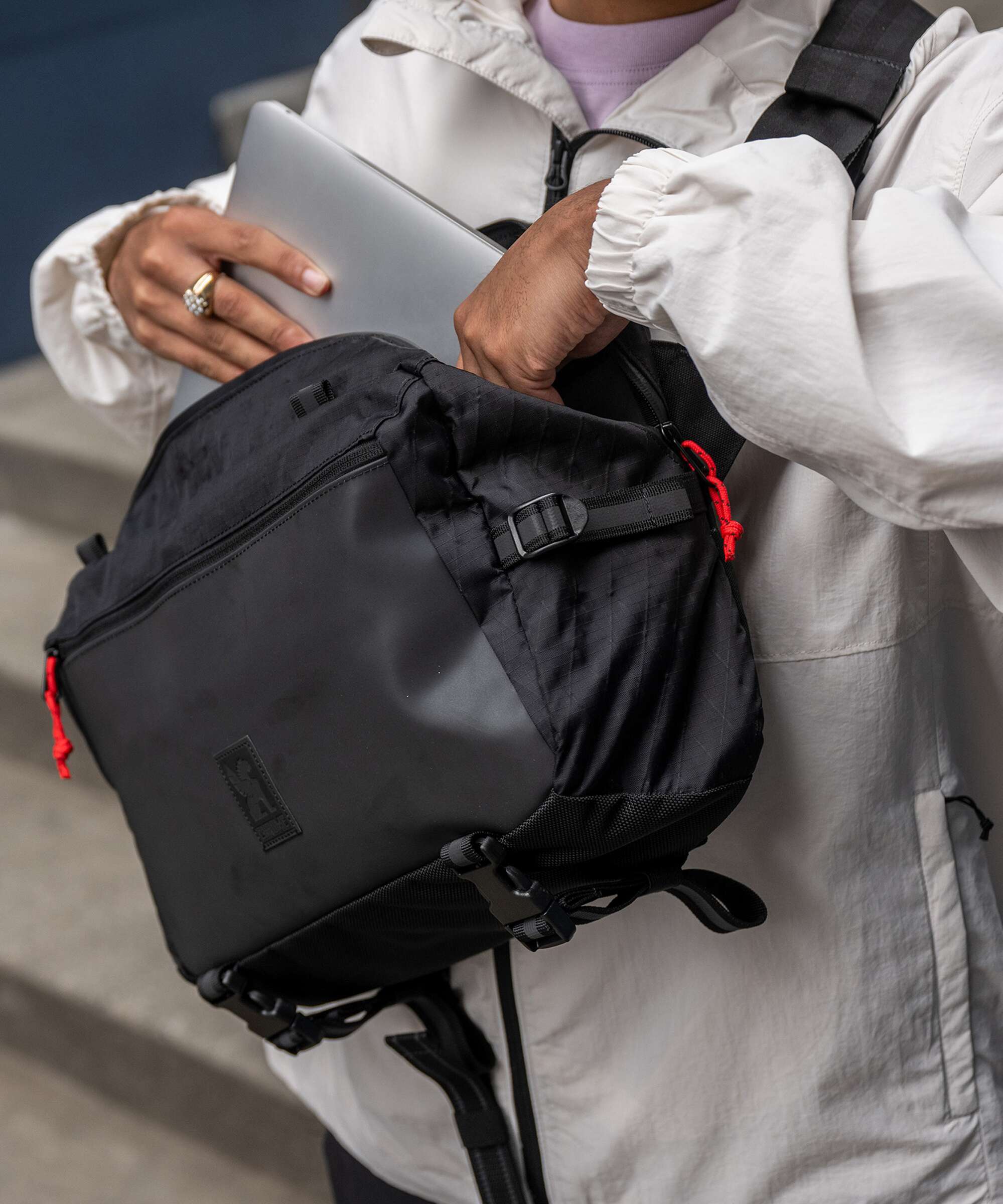 Chrome Kadet Max Crossbody bag black