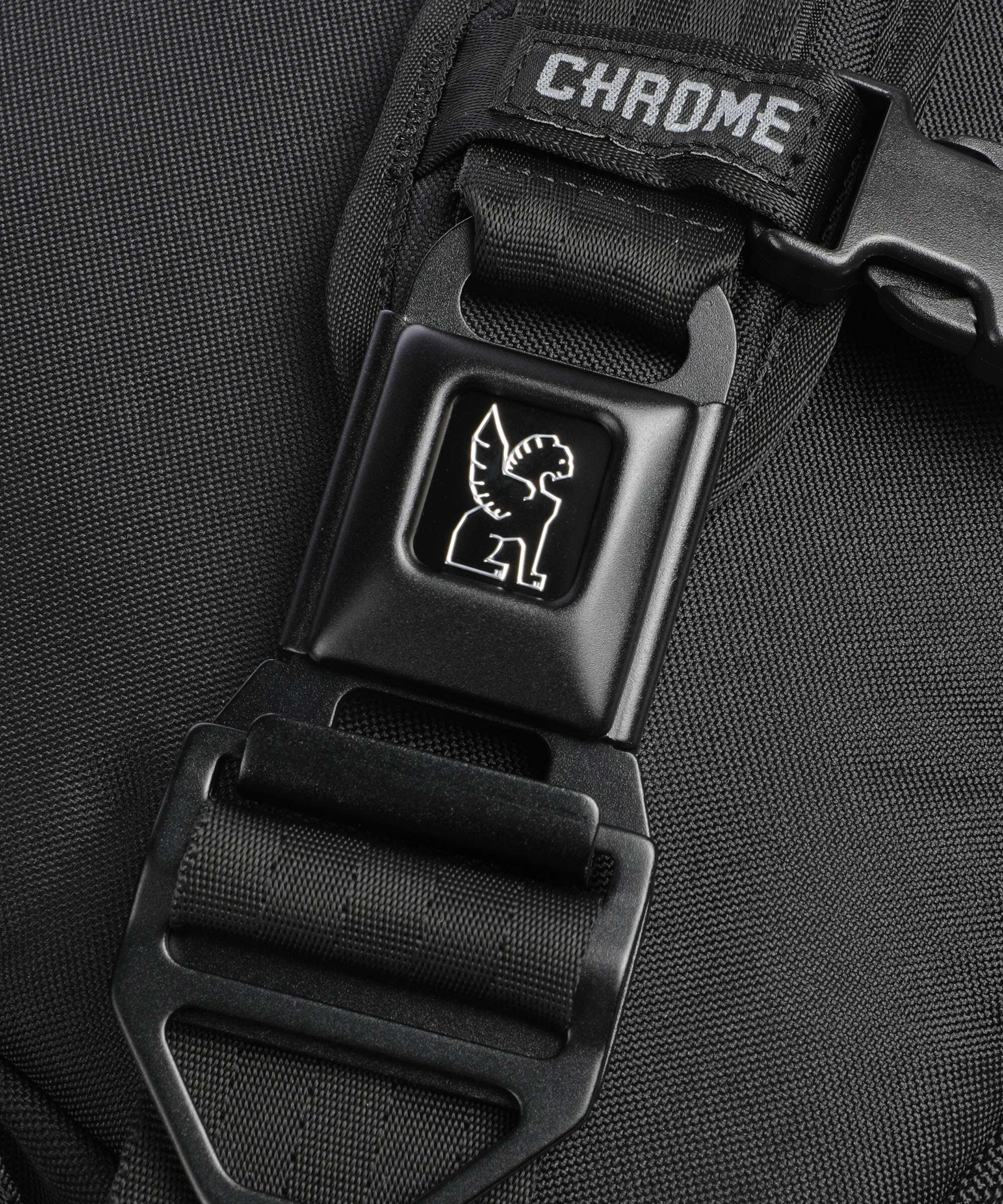 Chrome Kadet Max Messenger bag black