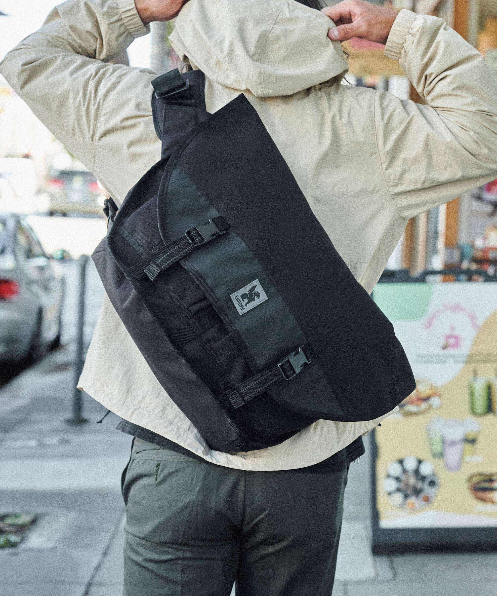 Chrome Citizen 24 Kuriertasche 15″ recyceltes Nylon, Plane black