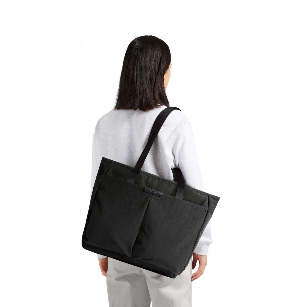 Bellroy Tokyo 15 Wonder Tote bag deep plum