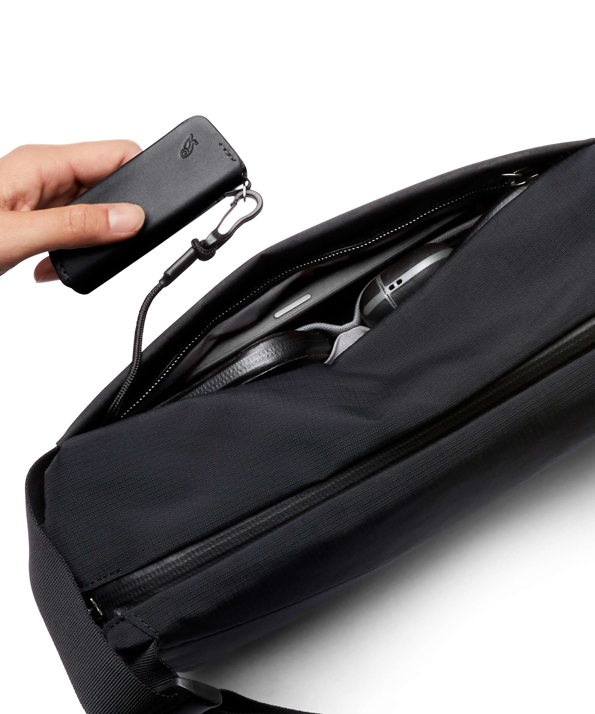 Bellroy Venture 6 Sling bag black