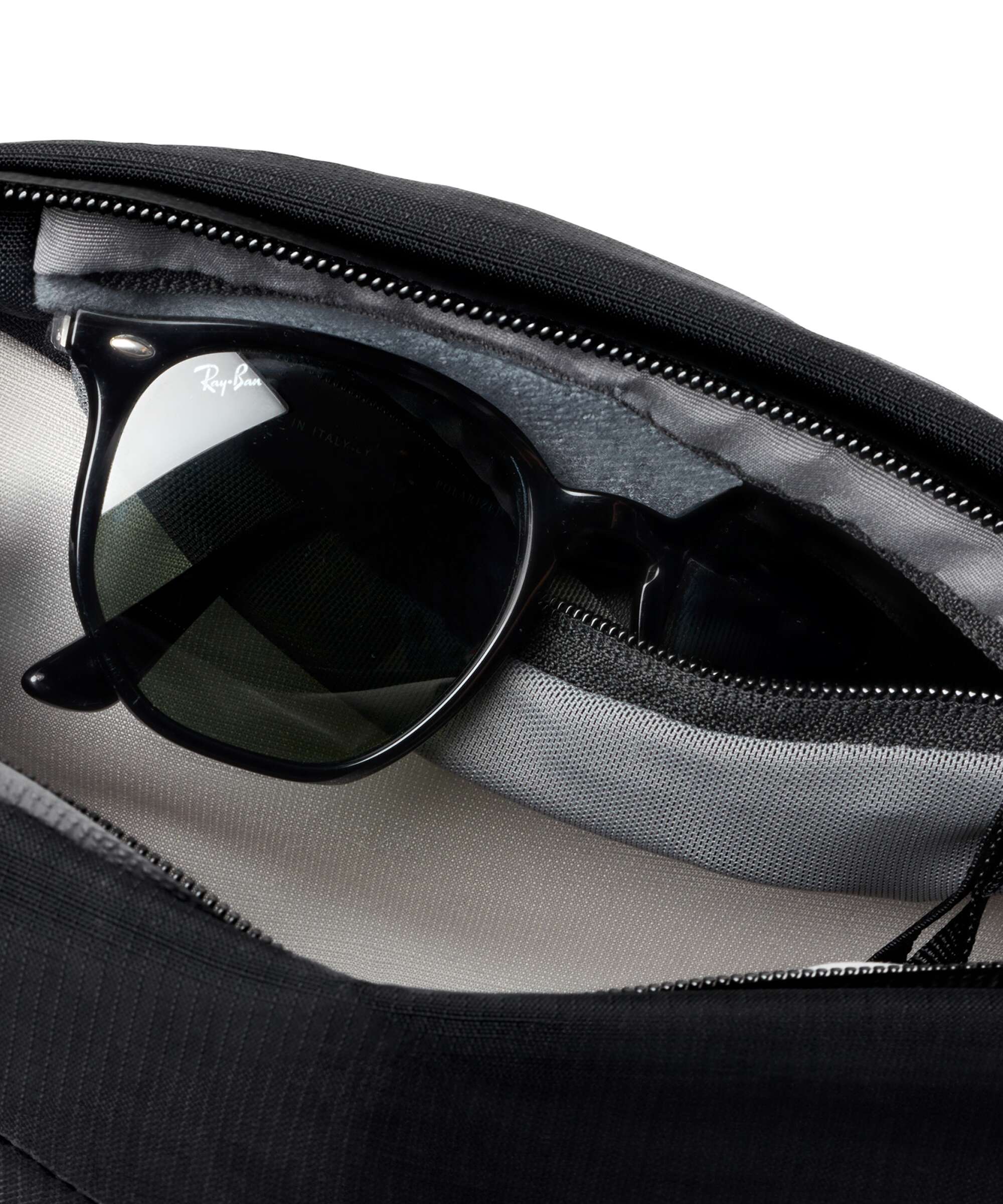 Bellroy Venture 6 Sling bag black