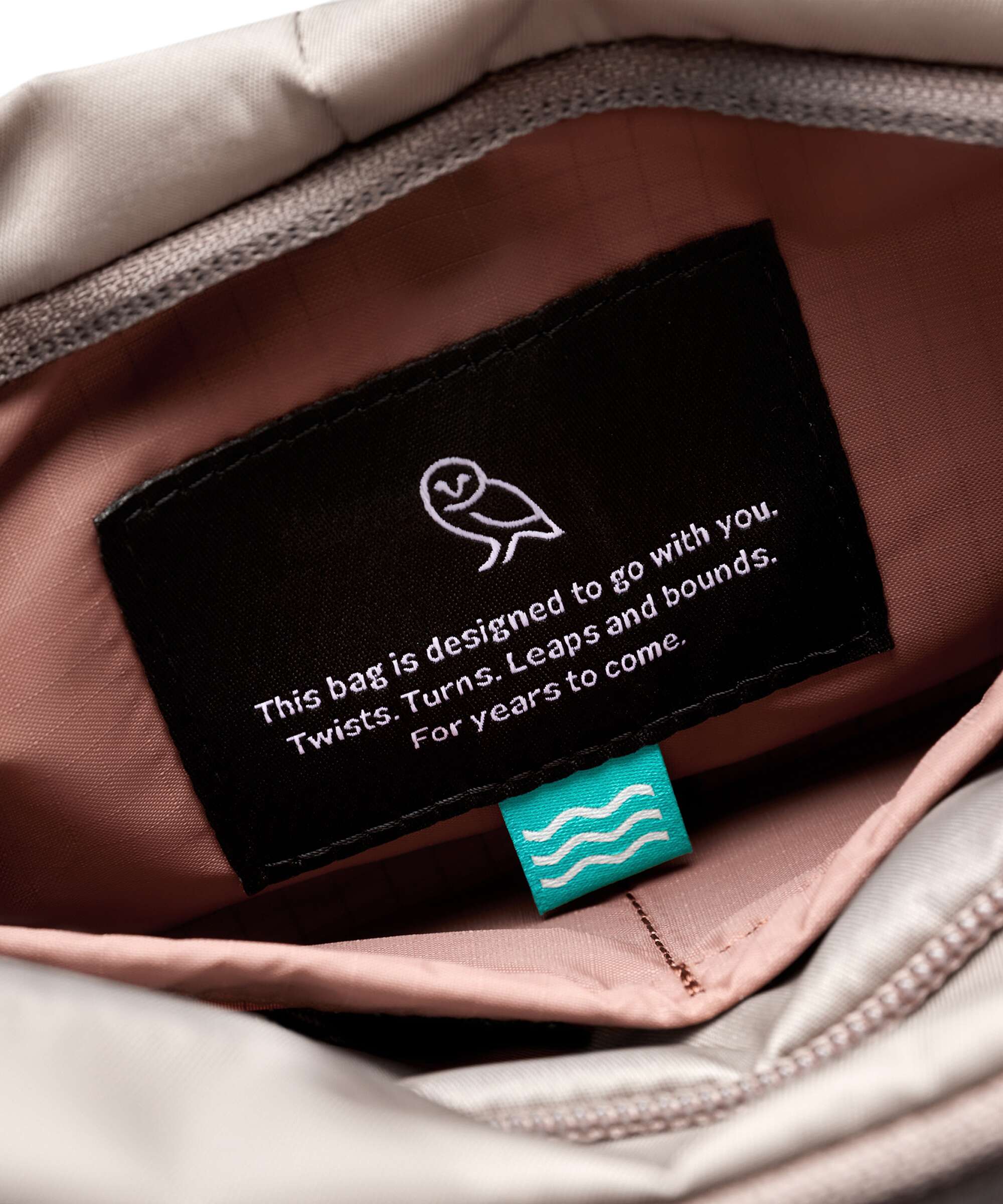Bellroy Laneway 03. Mai Crossbody bag fawn