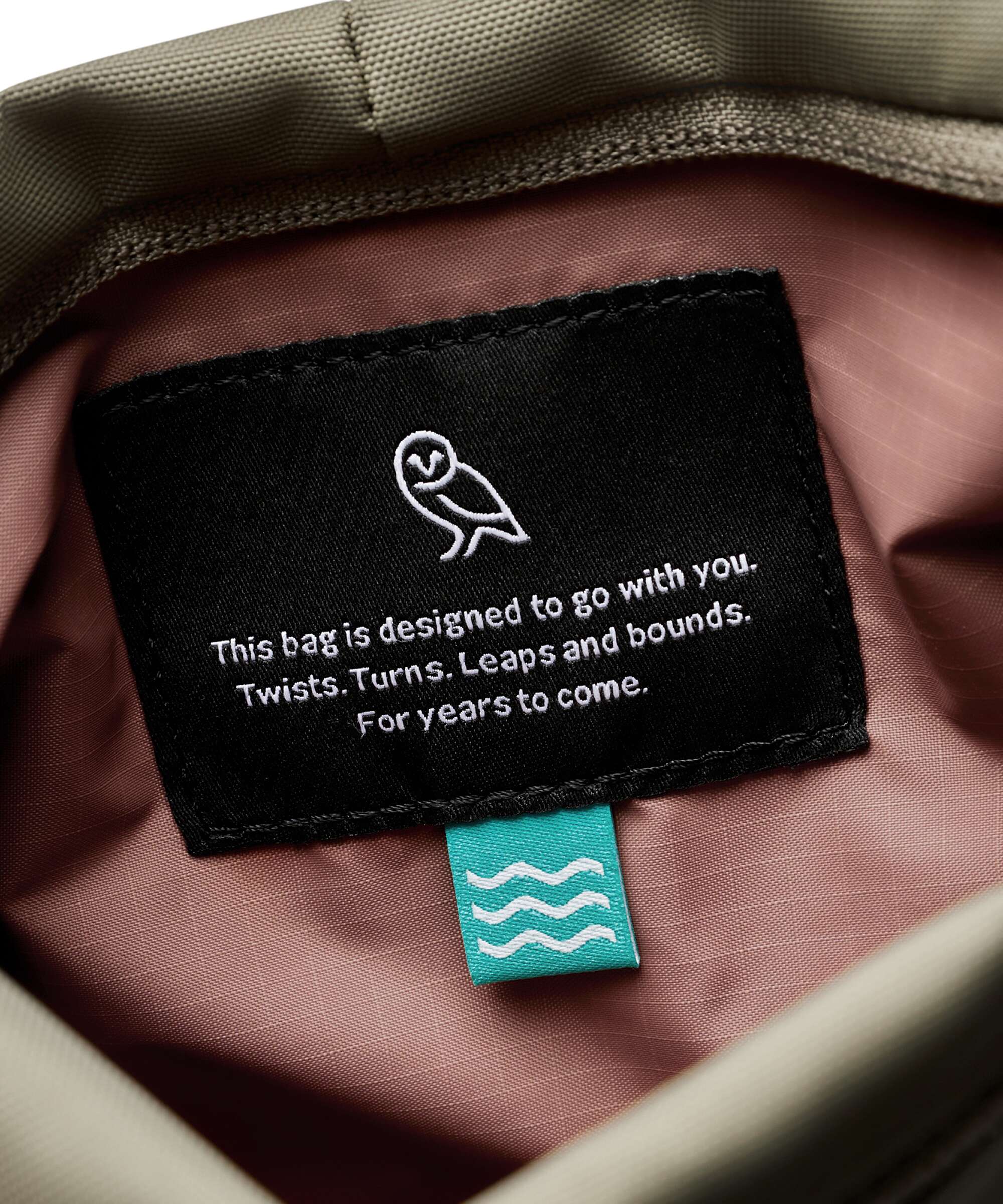 Bellroy Laneway 03. Mai Crossbody bag sea kelp