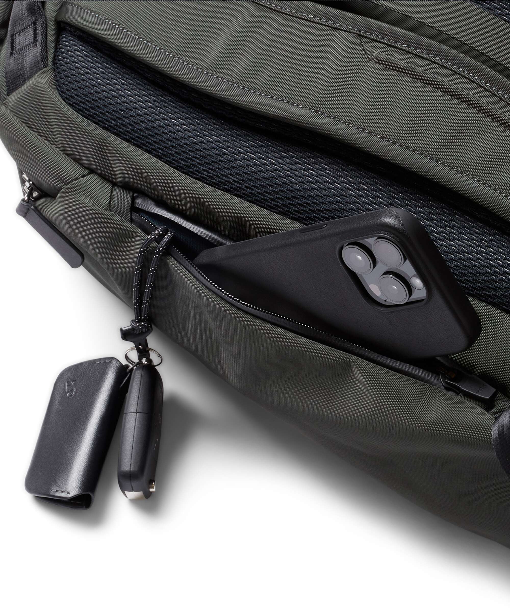 Bellroy Transit 22 Pro Backpack olive